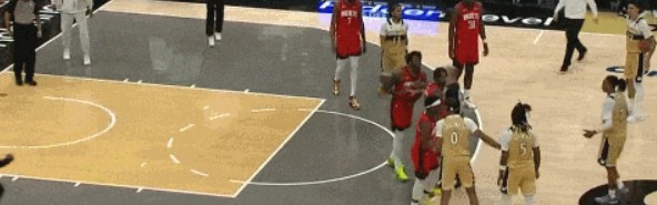 官方推荐-确认了！交易首秀！NBA第一个转会球星